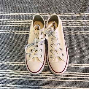 Converse Chuck Taylors - Last day available!